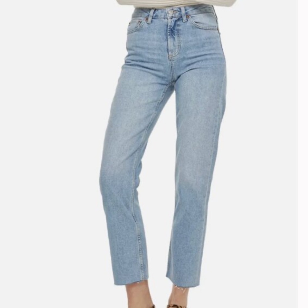 Topshop Women’s Straight Leg Light Wash Jeans Size 28